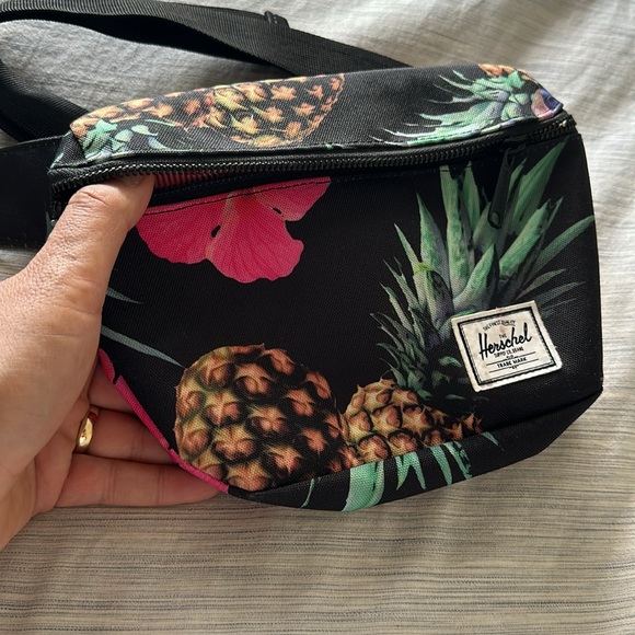 Herschel Hip Pack - Picture 4 of 4